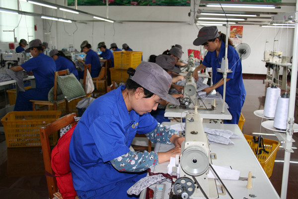 多种经营公司新开发外贸出口防晒服加工提升发展新优势 (1)_副本.jpg