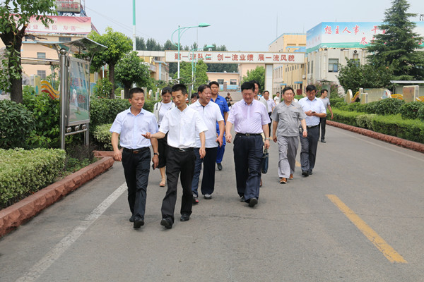 济宁市总工会来崔庄煤矿检查工作_副本.jpg