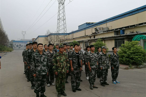 新能公司军事化训练提素质促管理_副本.jpg