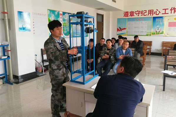 永胜煤矿机电“督导”争创“精品工程” (1)_副本.jpg